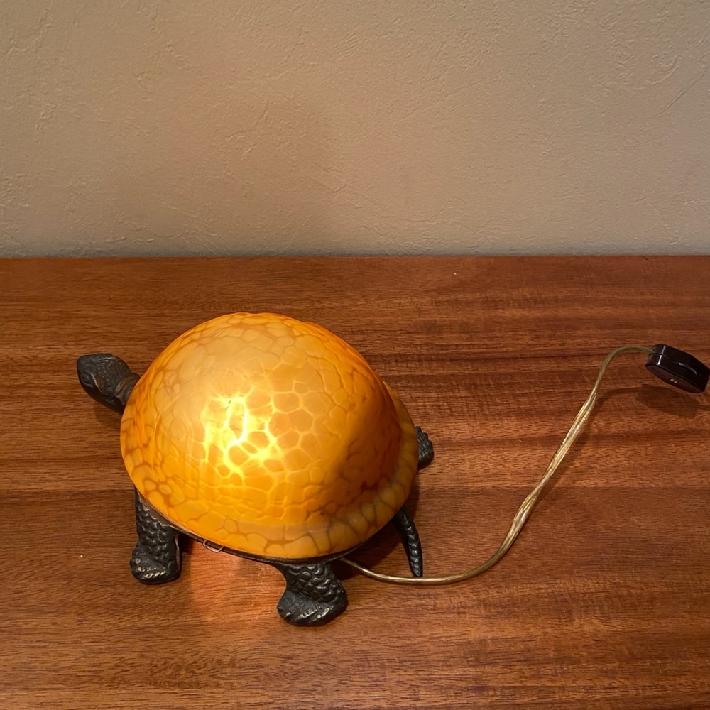 Vintage Turtle Shell lamp - Picture 3 of 4